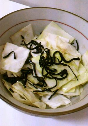 キャベツの消費に☆キャベツの塩こんぶあえ-レシピのメイン写真