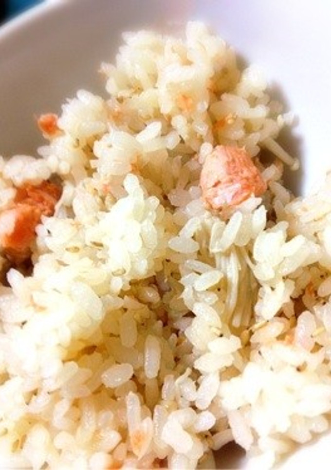秋の味覚 鮭とキノコの炊き込みご飯-レシピのメイン写真