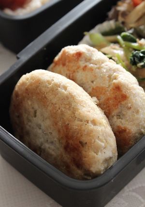 弁当にカレー風味鶏ひき肉おからハンバーグ-レシピのメイン写真