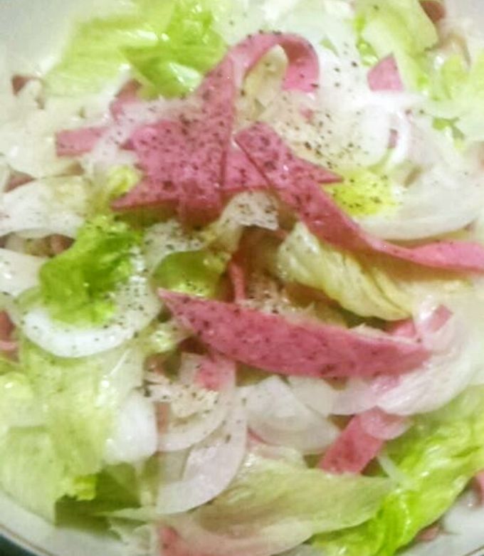 簡単！ソフトサラミとタマネギのサラダ by おみつさん2