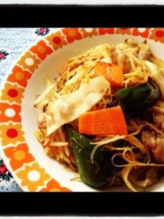 主婦の鏡!カレー味の焼きビーフン。-レシピのメイン写真