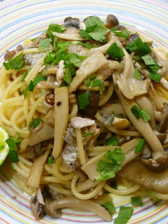 秋!たっぷりキノコと秋刀魚のパスタ-レシピのメイン写真