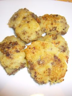 余った肉そぼろで☆じゃがいもこうやおやき-レシピのメイン写真