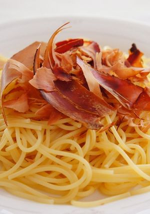 昆布だしで茹でるパスタ~食べる削り節添え-レシピのメイン写真