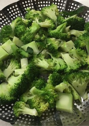 美味しい茹でるブロッコリー🥦✨-レシピのメイン写真