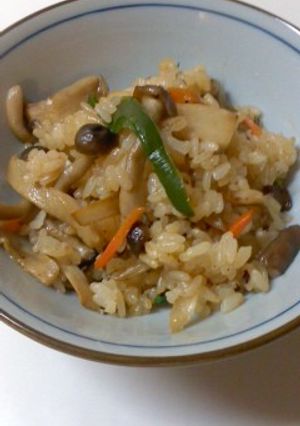 食べるラー油できのこ混ぜご飯-レシピのメイン写真