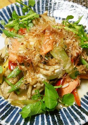 季節野菜とスモークサーモンの炒め物-レシピのメイン写真