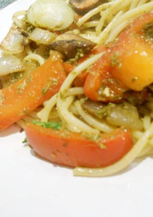 赤ピーマンとペストソースのスパゲティ-レシピのメイン写真