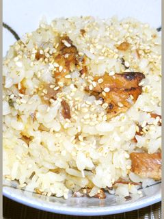 簡単炊き込みご飯!さんまの蒲焼きの缶詰で-レシピのメイン写真