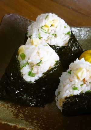 青ジソチーズおにぎり-レシピのメイン写真