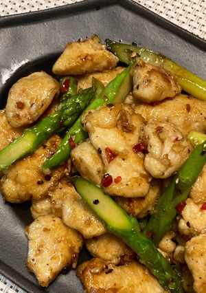 鶏胸肉とアスパラのガーリックペッパー炒め-レシピのメイン写真