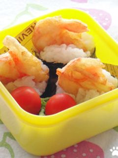 かにかまで作る、天むす風おにぎり-レシピのメイン写真