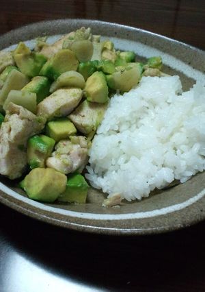 アボカドと鶏肉の丼ぶり♪-レシピのメイン写真
