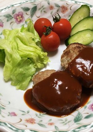 お肉少なめでOK!ボリュームハンバーグ-レシピのメイン写真