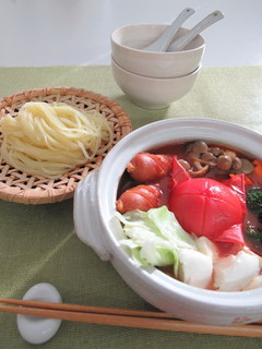 ピリ辛ヘルシーなトマト鍋-レシピのメイン写真