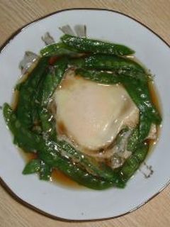 さやえんどうの落とし卵煮-レシピのメイン写真