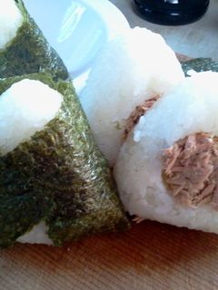 ツナマヨおにぎり-レシピのメイン写真