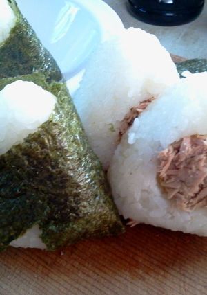 ツナマヨおにぎり-レシピのメイン写真