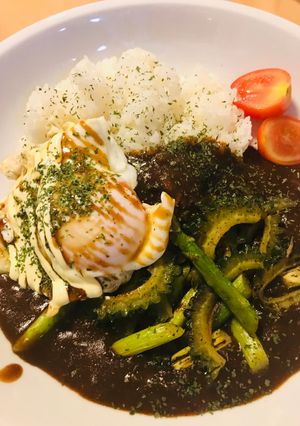レトルト●アスパラ＆ゴーヤーの目玉カレー-レシピのメイン写真