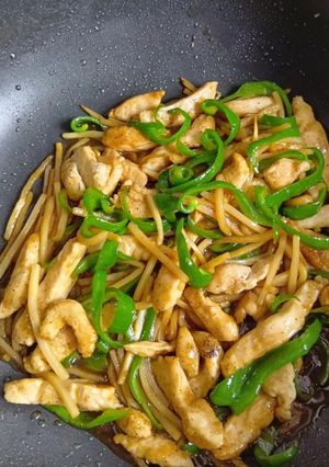 我が家の定番☆鶏むね肉で作る青椒肉絲♪-レシピのメイン写真