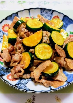 今夜の夕飯簡単ズッキーニと豚バラ味噌炒め-レシピのメイン写真