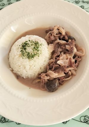 サワークリームで上品ビーフストロガノフ-レシピのメイン写真