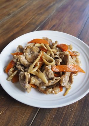 《主菜》豚肉と舞茸のオイスター炒め-レシピのメイン写真