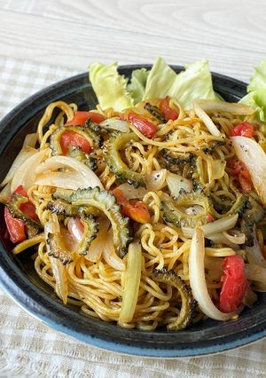 カレー味で格上げ♪夏野菜の焼きそば-レシピのメイン写真