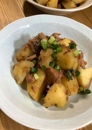 サバ味噌缶とじゃがいもニンニク-レシピのメイン写真