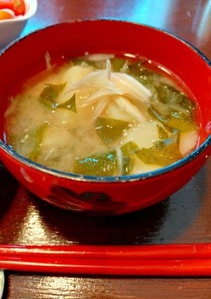 じゃがいもワカメのみそ汁にみょうが-レシピのメイン写真