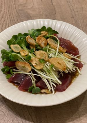 カツオの刺身withにんにくチップ-レシピのメイン写真