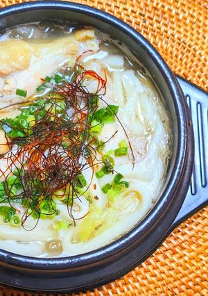手羽元の参鶏湯風旨塩うどん鍋-レシピのメイン写真