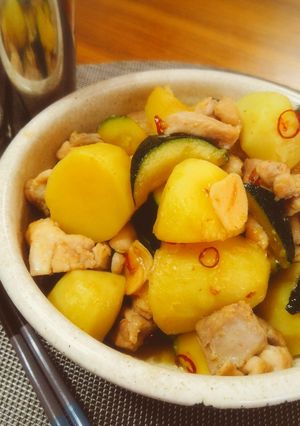＊簡単☆旬のズッキーニで鶏肉じゃが＊-レシピのメイン写真