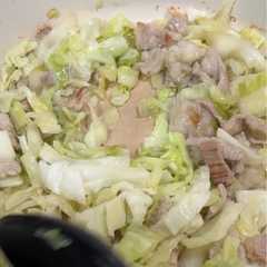 A picture of シンプル塩ホルモンキャベツ炒め.