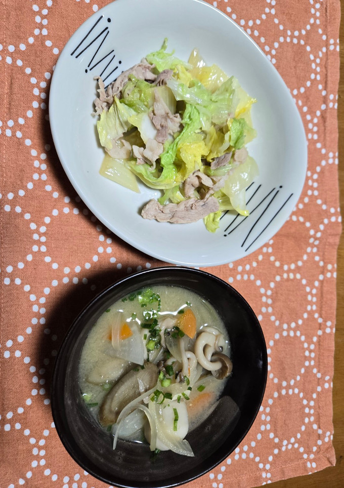 白菜と豚肉の塩炒め　具だくさん味噌汁-レシピのメイン写真