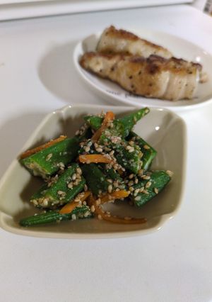 オクラと人参の胡麻和えwith肉巻き-レシピのメイン写真