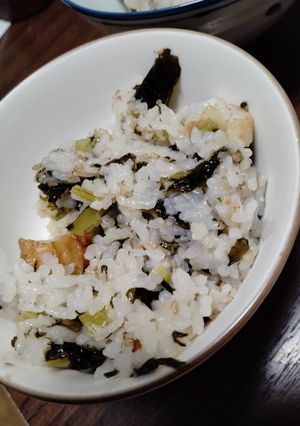 小松菜とわかめとちくわと梅の炊き込みご飯-レシピのメイン写真