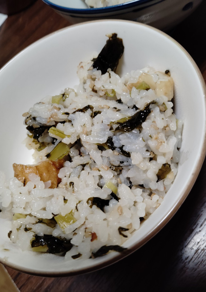 小松菜とわかめとちくわと梅の炊き込みご飯-レシピのメイン写真