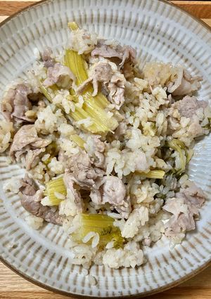 セロリと豚こまの炊き込みご飯-レシピのメイン写真