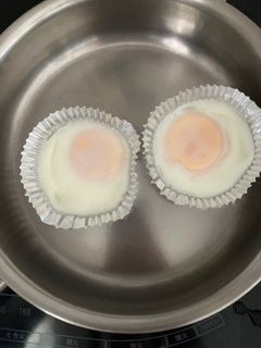 厚手アルミケースで目玉焼き-レシピのメイン写真