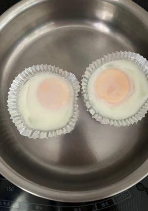 厚手アルミケースで目玉焼き-レシピのメイン写真