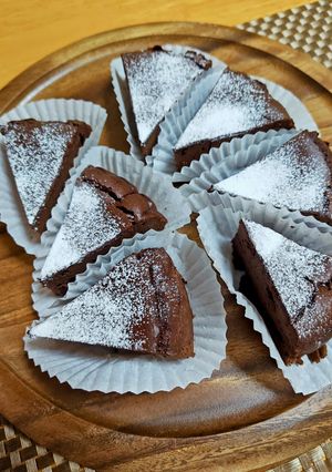★濃厚！チョコチップ入りガトー・ショコラ-レシピのメイン写真