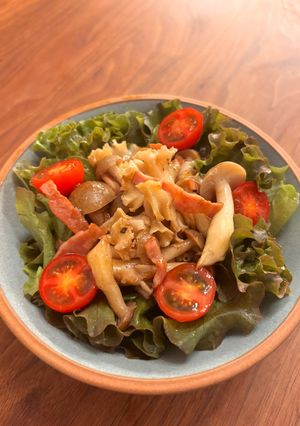 きのこのホットドレッシングサラダ-レシピのメイン写真