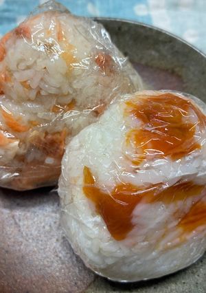 甘塩鮭 と 梅干し 乗っけ炊き-レシピのメイン写真
