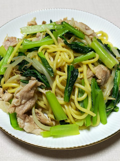 ごま油香る小松菜と豚肉の塩焼きそば-レシピのメイン写真