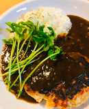 レトルトカレー●鶏肉のハンバーグカレー