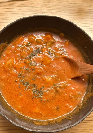 サーモンと魚介の地中海風トマトスープ-レシピのメイン写真