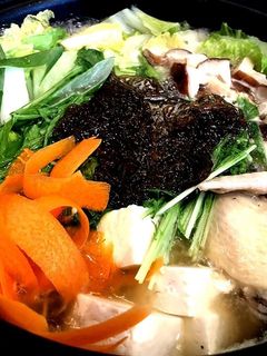 もずくと手羽先の水炊き-レシピのメイン写真