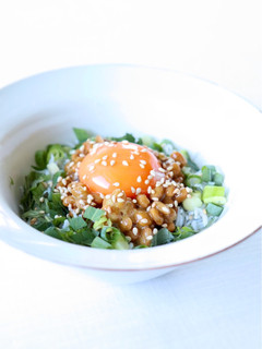 おつまみ・丼に【香味しらす納豆(丼)】-レシピのメイン写真