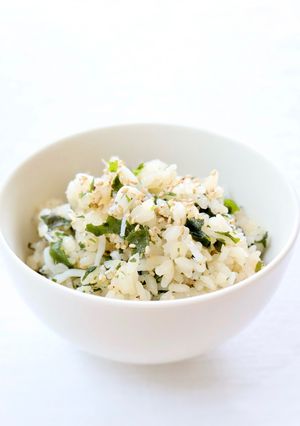 白だし・ごま油で【しらすわかめご飯】-レシピのメイン写真